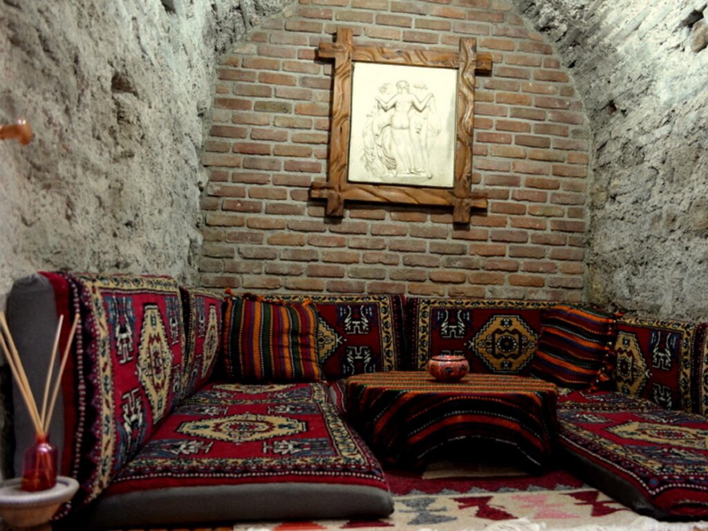 Кровать в общем номере Divalis Hotel