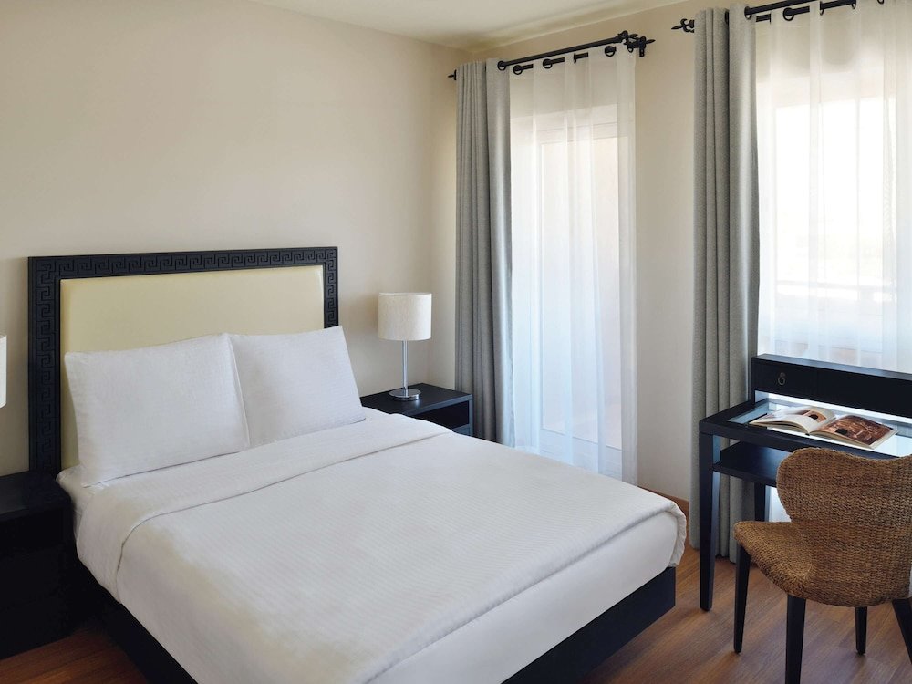 Номер Standard с 2 комнатами с балконом Mövenpick Resort & Residences Aqaba