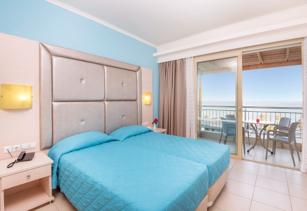Standard Family room with balcony and with sea view Grand Blue Beach Hotel