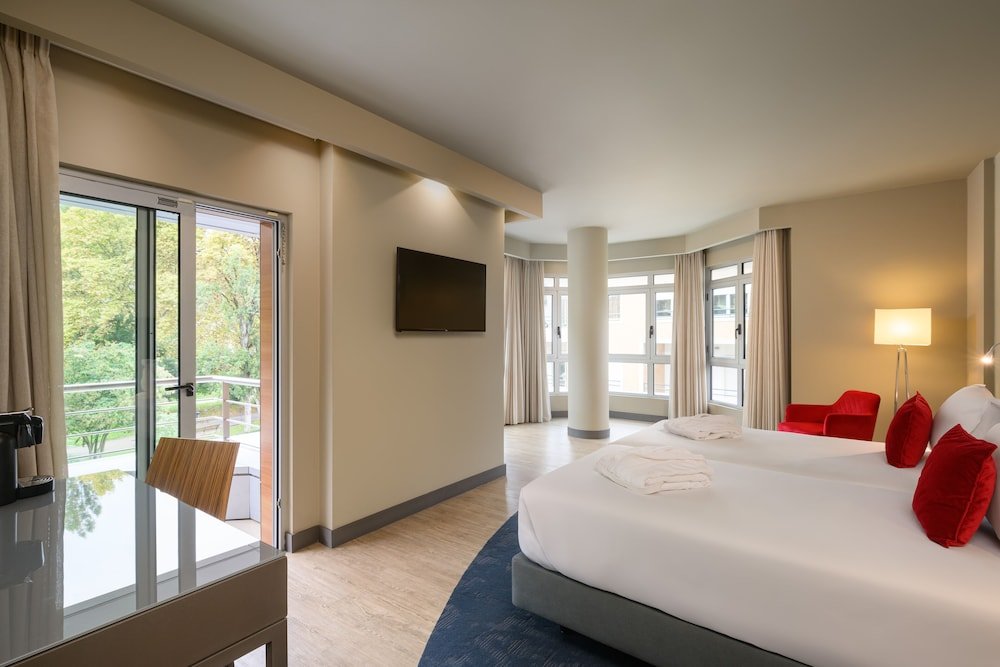 Premium room with balcony Melia Setubal