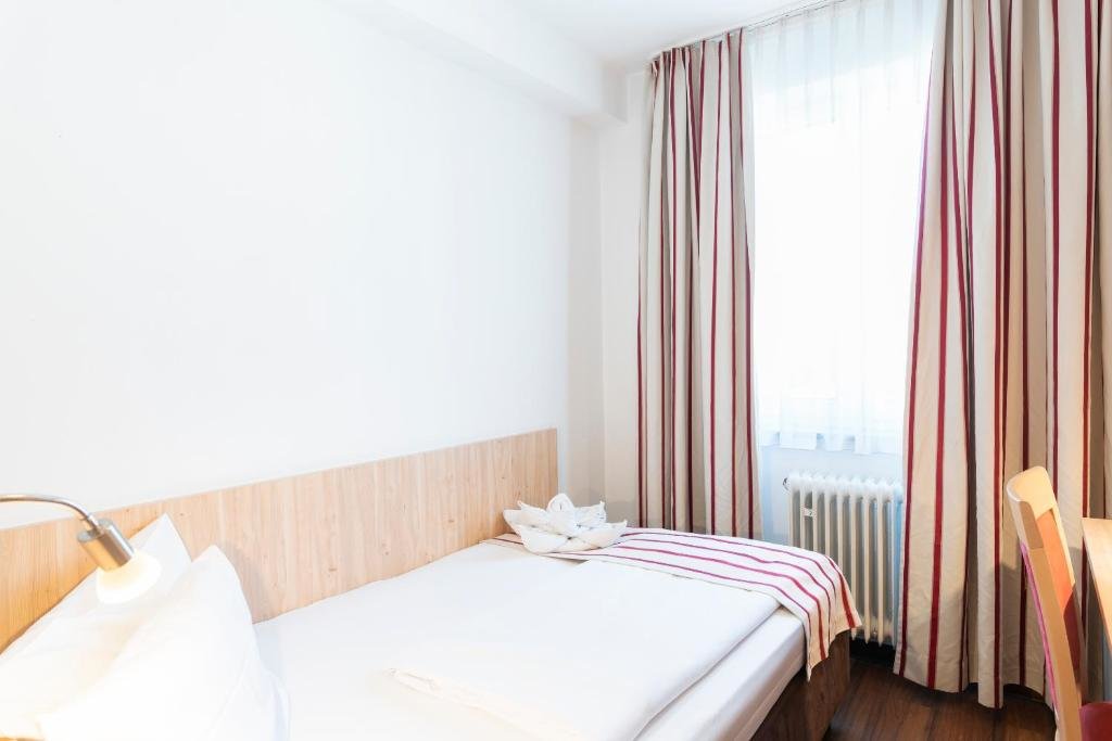 Standard simple chambre Hotel Astoria Stuttgart City