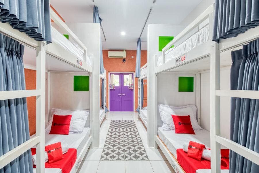 Кровать в общем номере (женский номер) Home Addicts Hostel