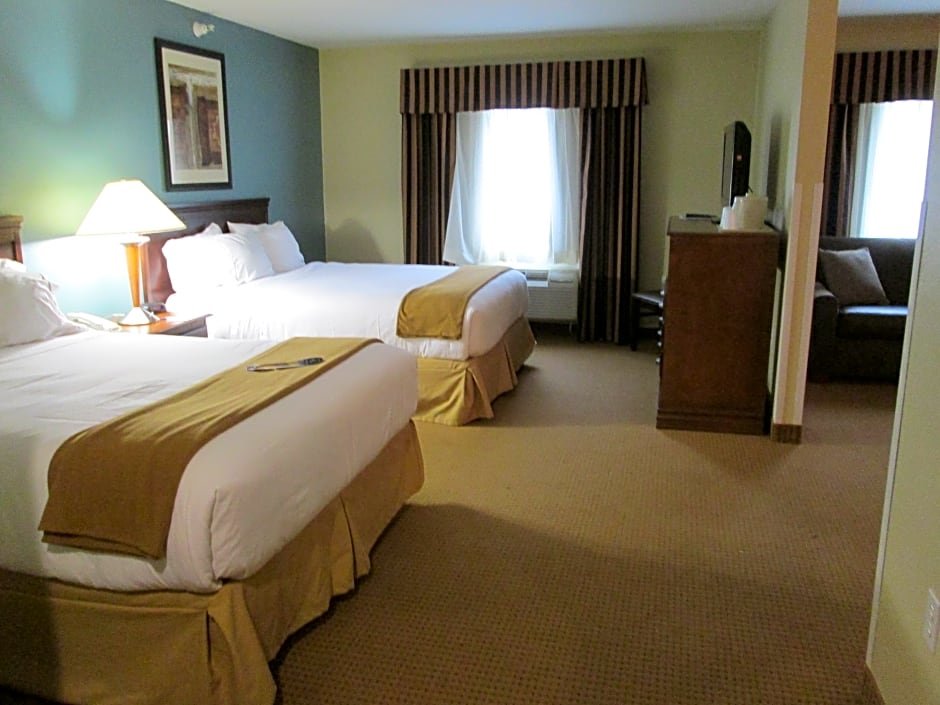 Suite Holiday Inn Exp Chester WV, an IHG Hotel