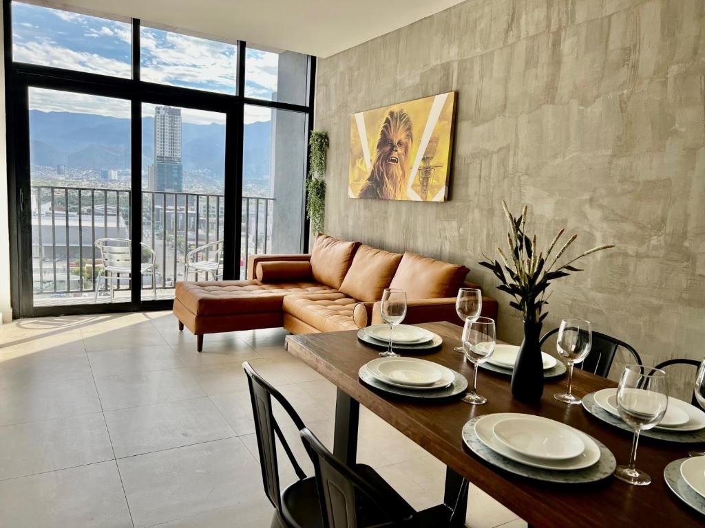 Апартаменты Industrial stylish 3-br. apartment & city views in front of Parque Fundidora & Arena Mty
