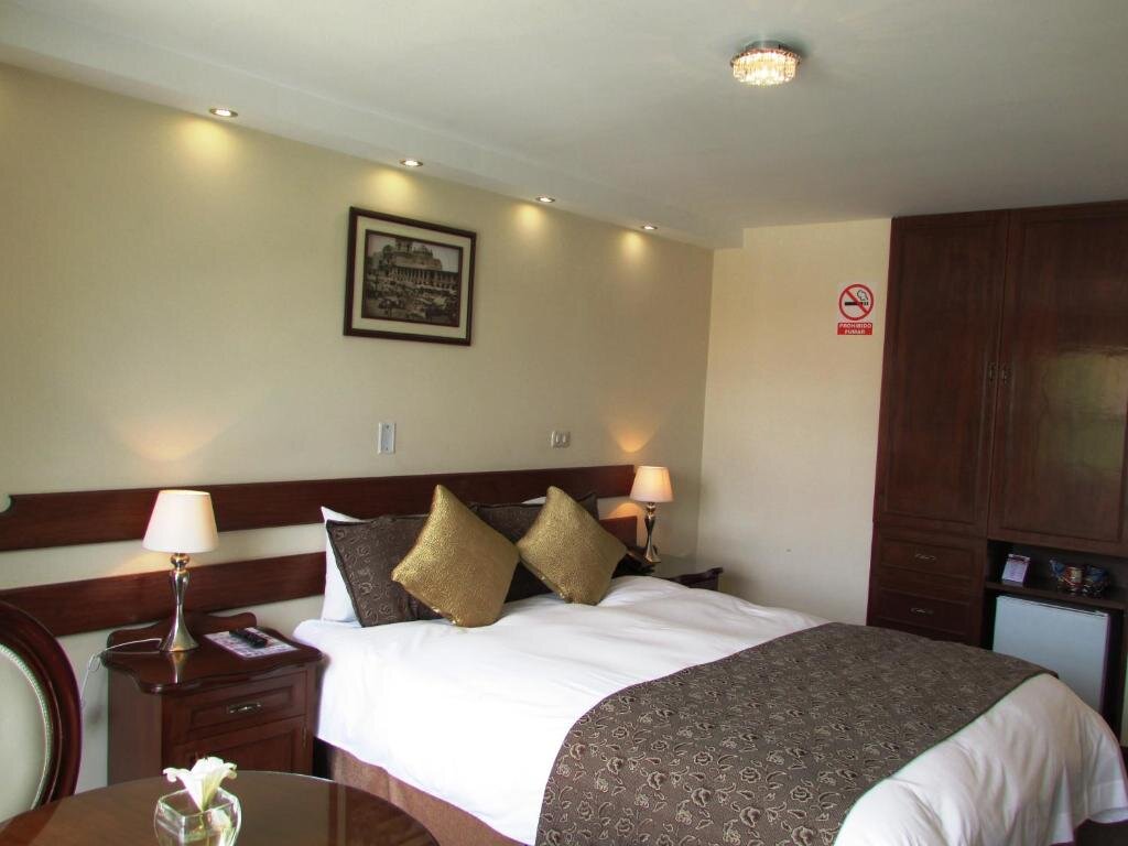 Business Triple room with view Queen's Villa Hotel Boutique