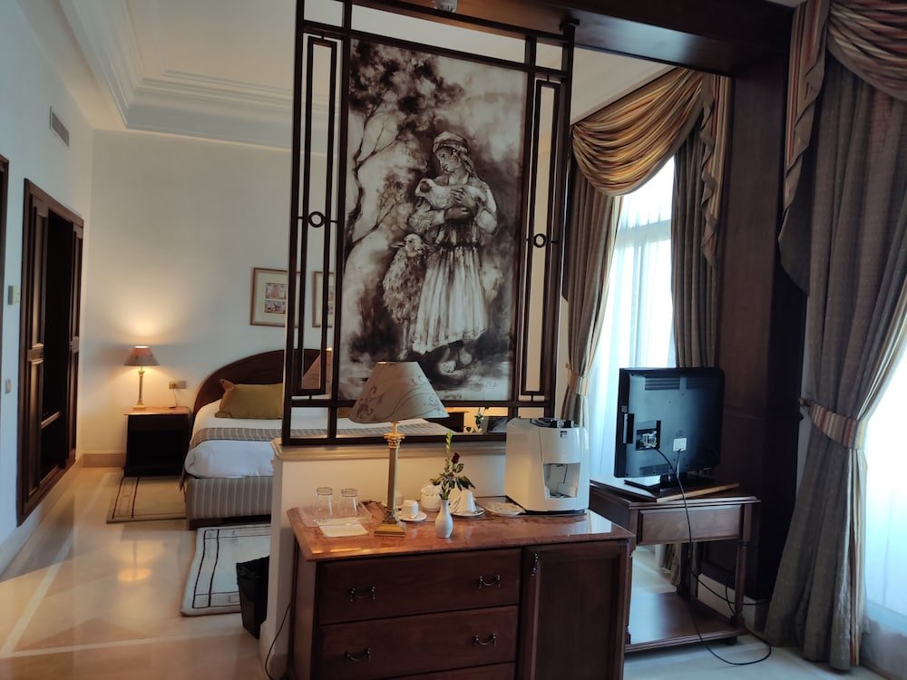Junior Suite with city view Les Oliviers Palace