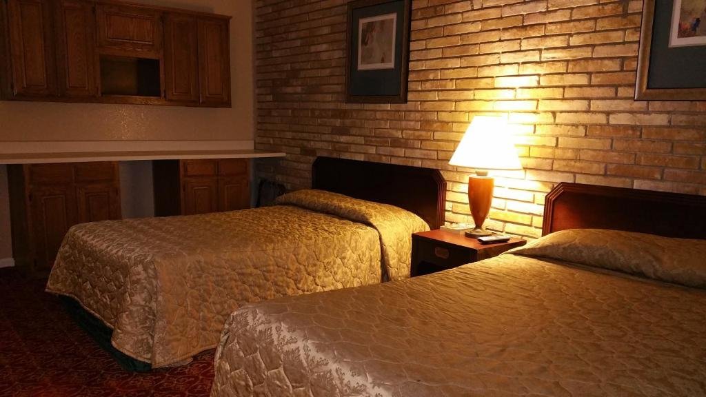 Suite Executive Inn and Suites Waxahachie