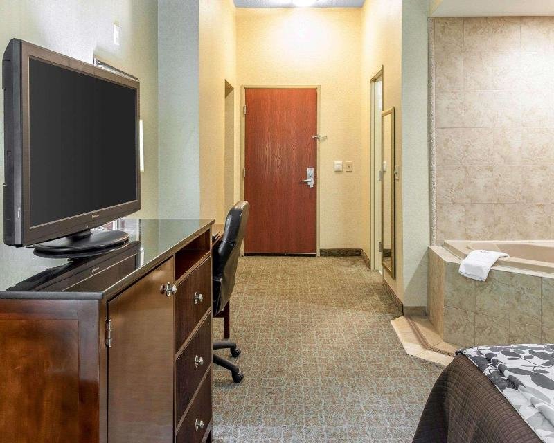 Standard Double room Sleep Inn & Suites near Joint Base Andrews-Washington Area