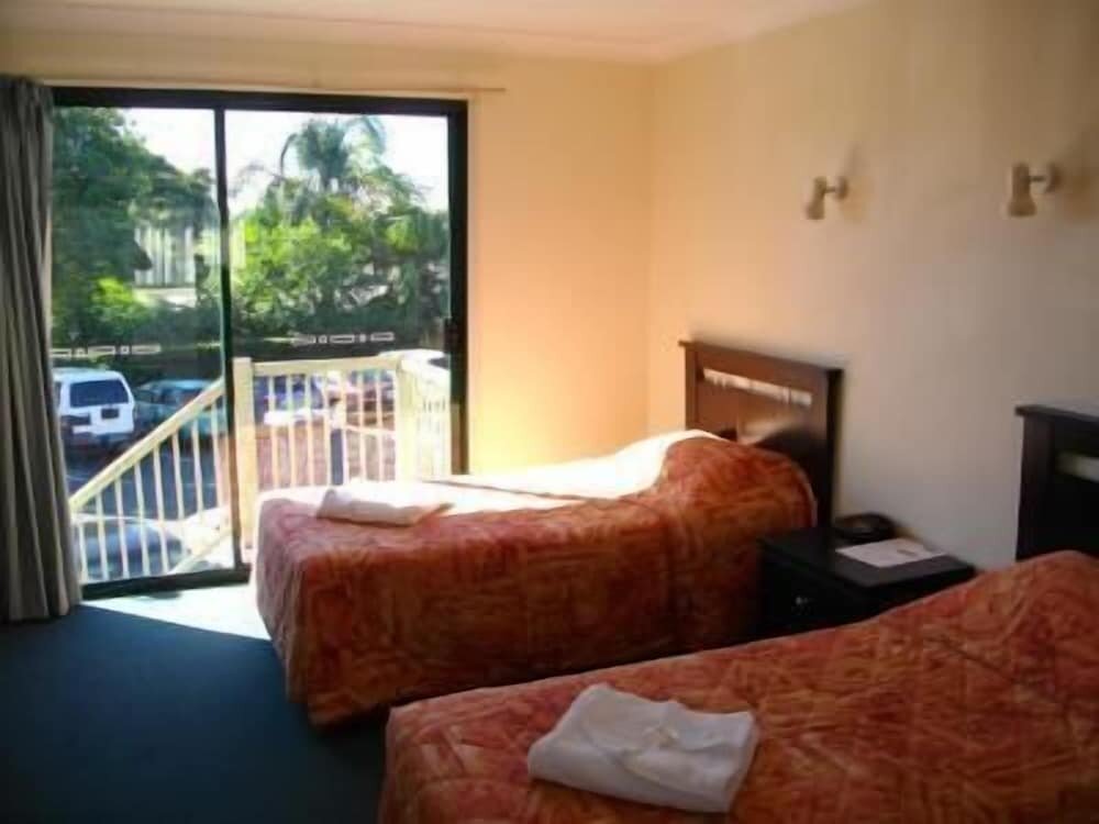 Standard Suite Wallaby Hotel