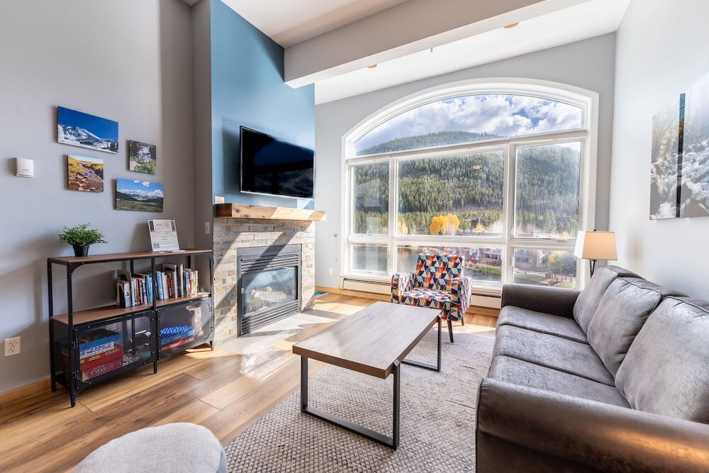 Apartment Lakeshore #1543 by Summit County Mountain Retreats