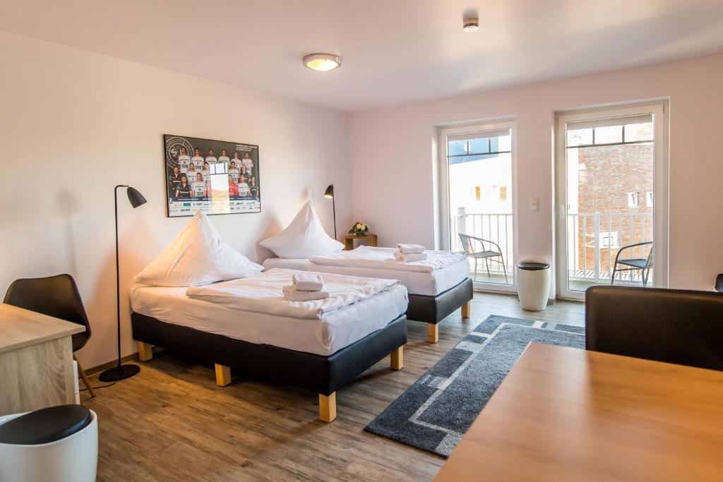 Standard Doppel Zimmer mit Balkon Hotel Flensburg Akademie