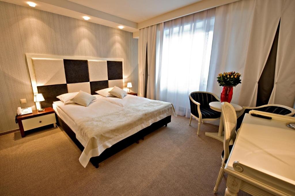 Deluxe room Hotel Prezydencki 4-star