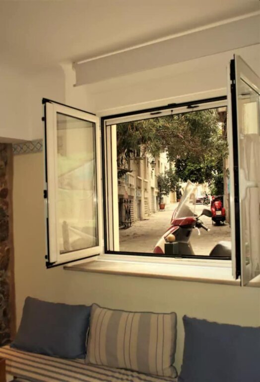 Suite Nephiria, Back to Tradition, In the heart of Plaka