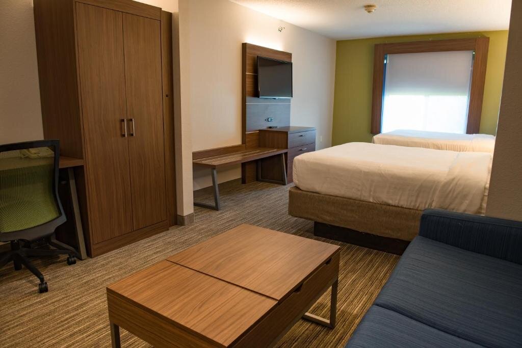 Suite quadrupla Holiday Inn Express Hotel & Suites Elkhart-South, an IHG Hotel
