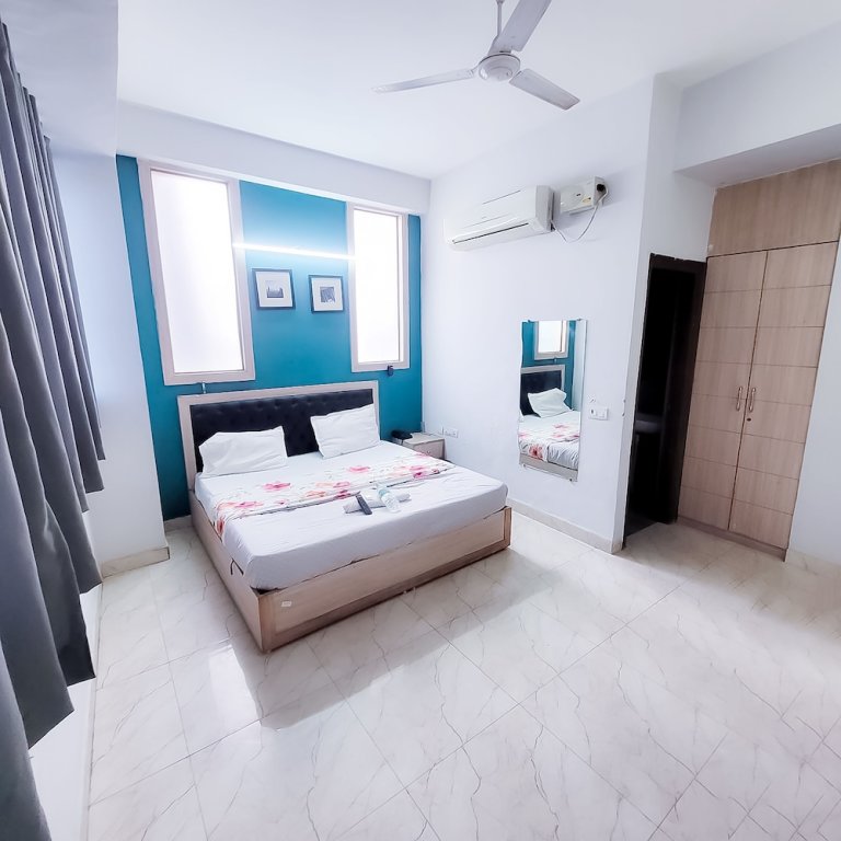 Номер Deluxe Roomshala 150 Happy Inn Vinod nagar