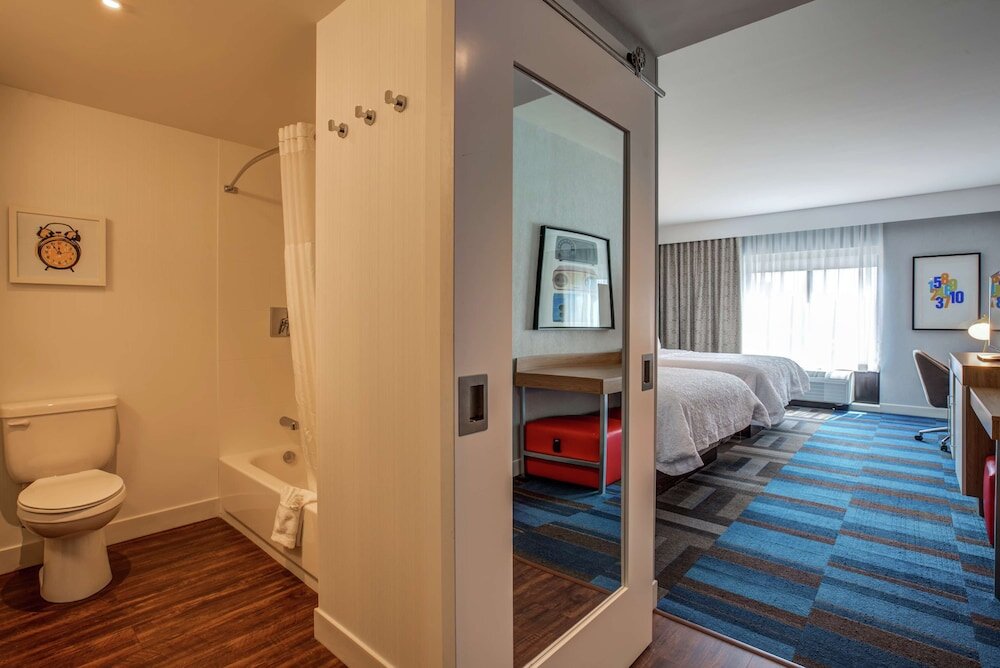 Четырёхместный номер Standard Hampton Inn & Suites Boston/Waltham