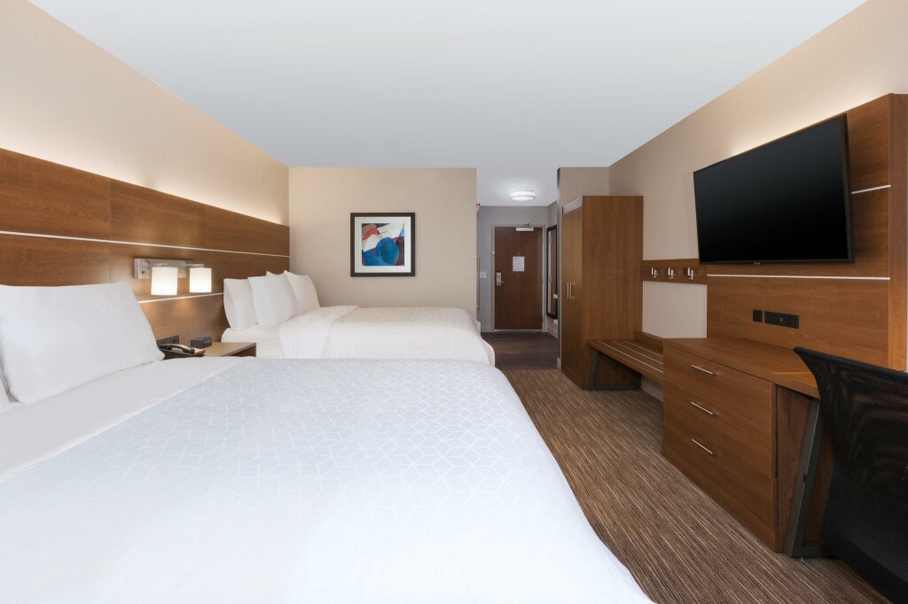 Standard Vierer Zimmer Holiday Inn Express & Suites Cedar Springs - Grand Rapids N, an IHG Hotel