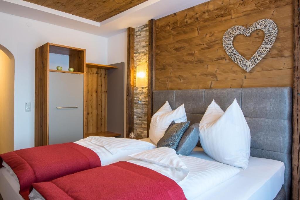 Standard Double room with balcony Lorenzer Schlafstubn/Haus Wanderl