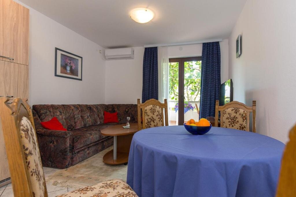 2 Bedrooms Apartment Guesthouse Nihada
