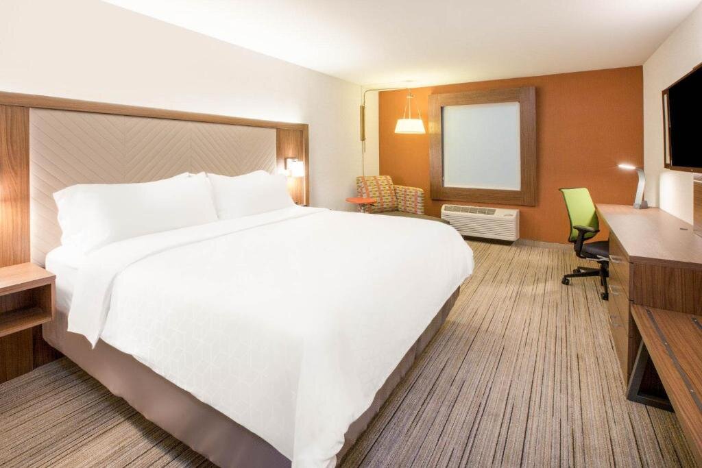 Standard Suite Holiday Inn Express & Suites Blythe, an IHG Hotel