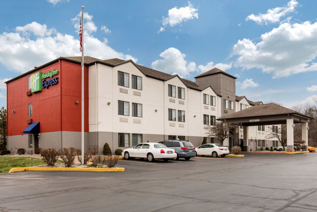 Cama en dormitorio compartido Holiday Inn Express Henderson N Evansville South, an IHG Hotel