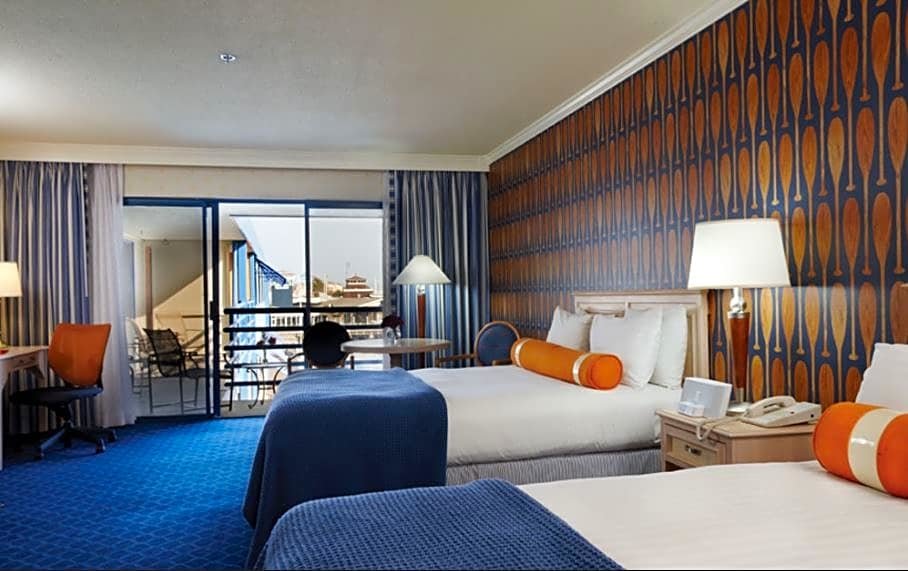 Standard Vierer Zimmer mit Balkon Waterfront Hotel, part of JdV