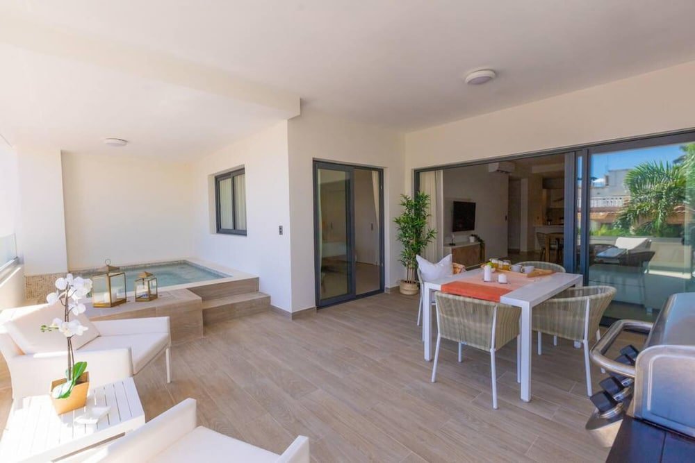 Appartement Amazing Condo With Picuzzi Steps From the Beach