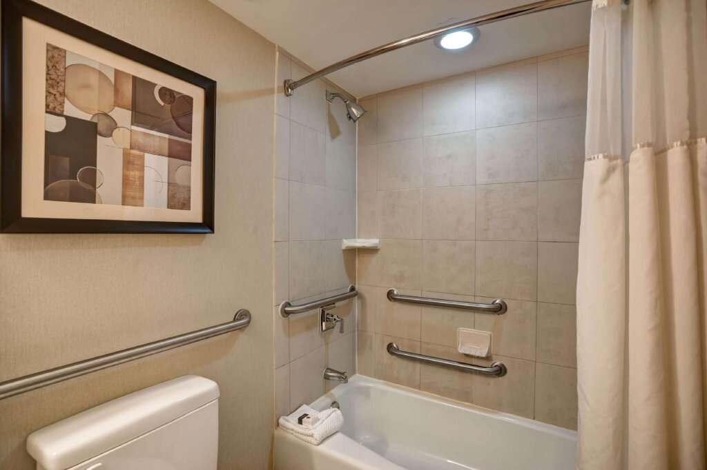 Двухместный номер Standard DoubleTree by Hilton Downtown Wilmington - Legal District