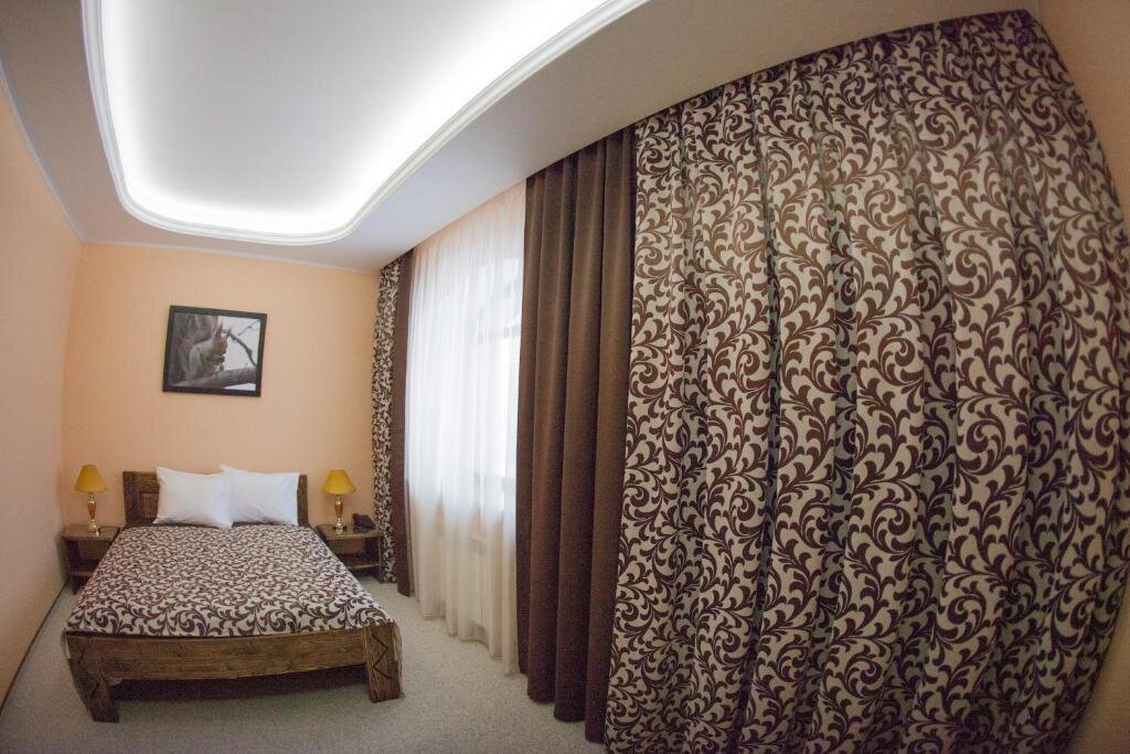Двухместный люкс с 2 комнатами Отель Хантыйская Горка