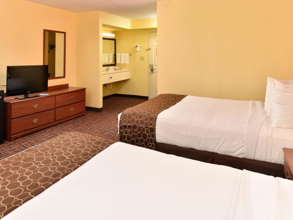 Двухместный номер Standard Best Western Louisville East Inn & Suites
