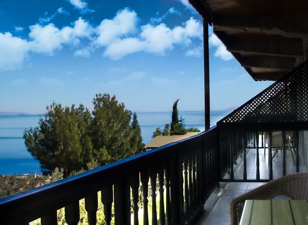 Трёхместный номер Standard с балконом и с красивым видом из окна Assos Kartal Yuvasi Hotel