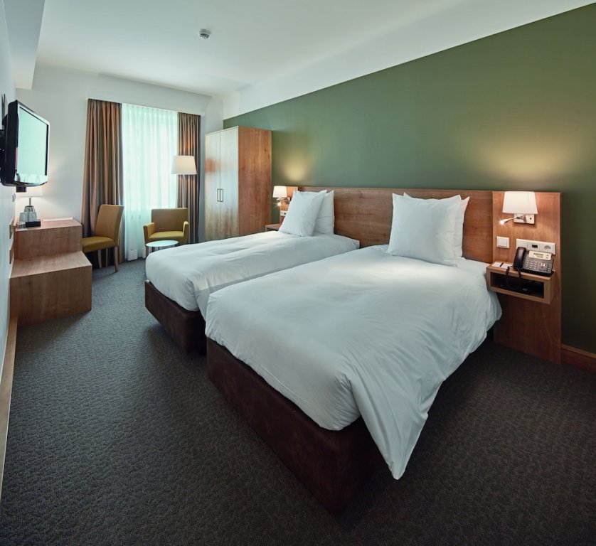 2 Bedrooms Comfort Triple room City Hotel