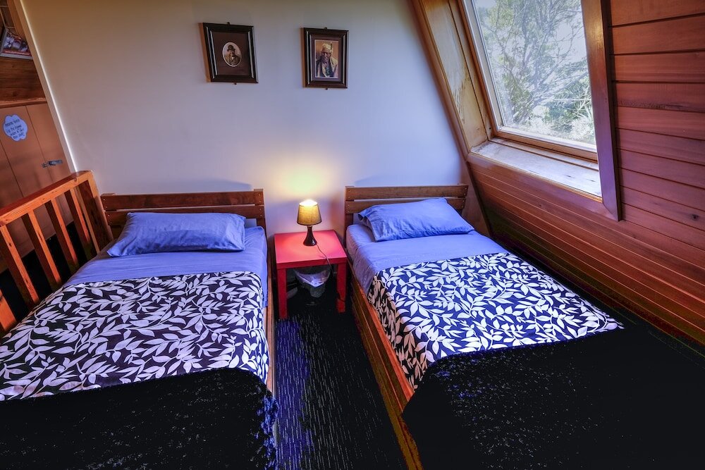 Кровать в общем номере Haka Lodge Christchurch