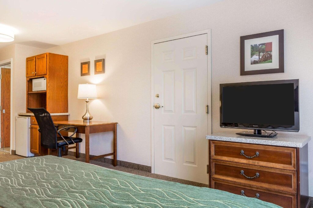 Двухместный люкс с 2 комнатами Comfort Inn & Suites South Burlington