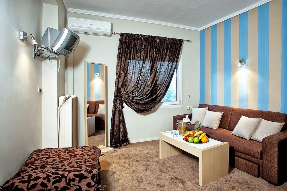 Standard triple chambre avec balcon Anastassiou Hotel