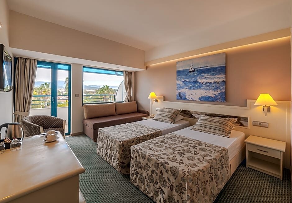 Standard Doppel Zimmer mit Landblick Sunrise Resort Hotel