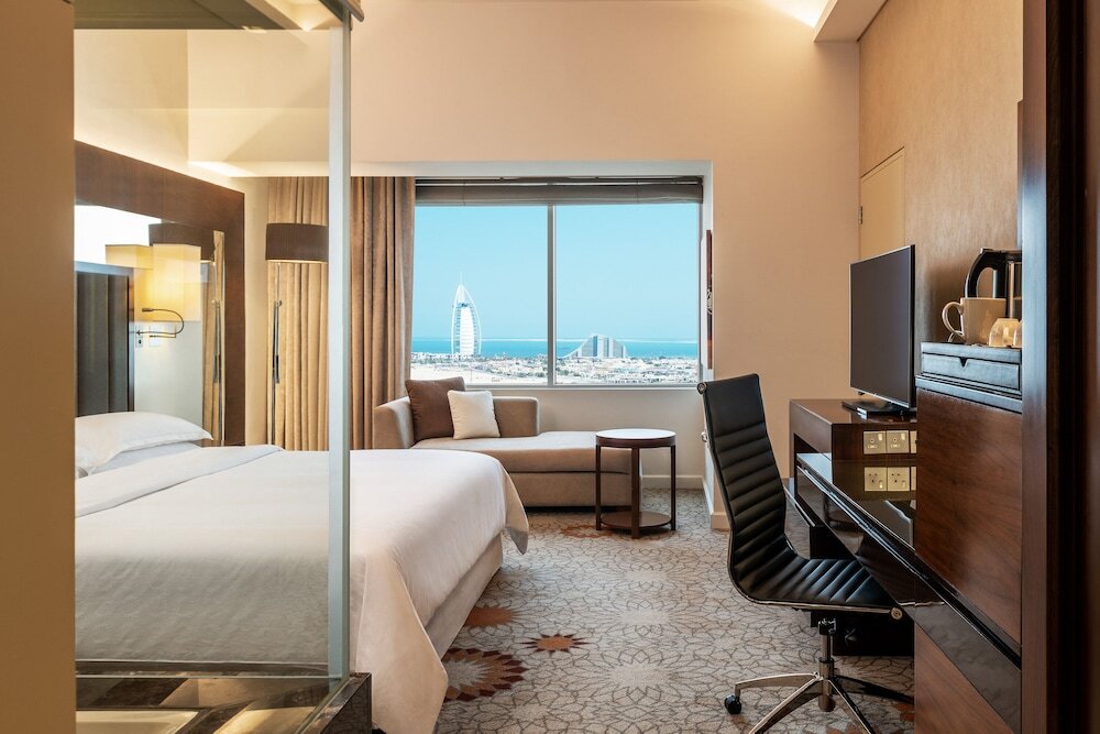 Двухместный номер Deluxe Sheraton Mall of the Emirates Hotel, Dubai