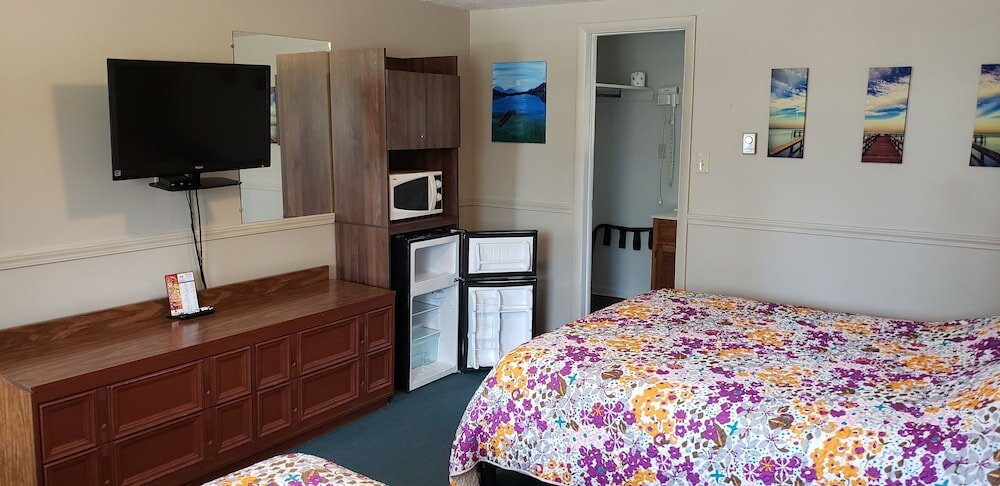 Standard Vierer Zimmer mit Balkon River Country Motor Lodge