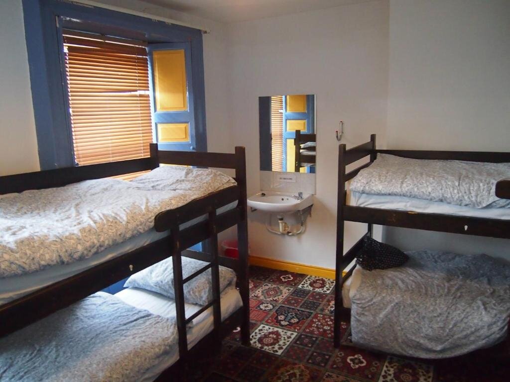 Bed in Dorm (male dorm) Cashel Holiday Hostel