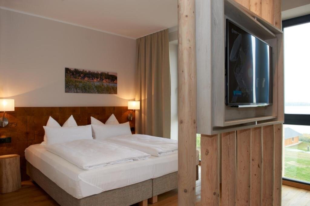 Standard Doppel Zimmer mit Seeblick See- und Waldresort Gröbern