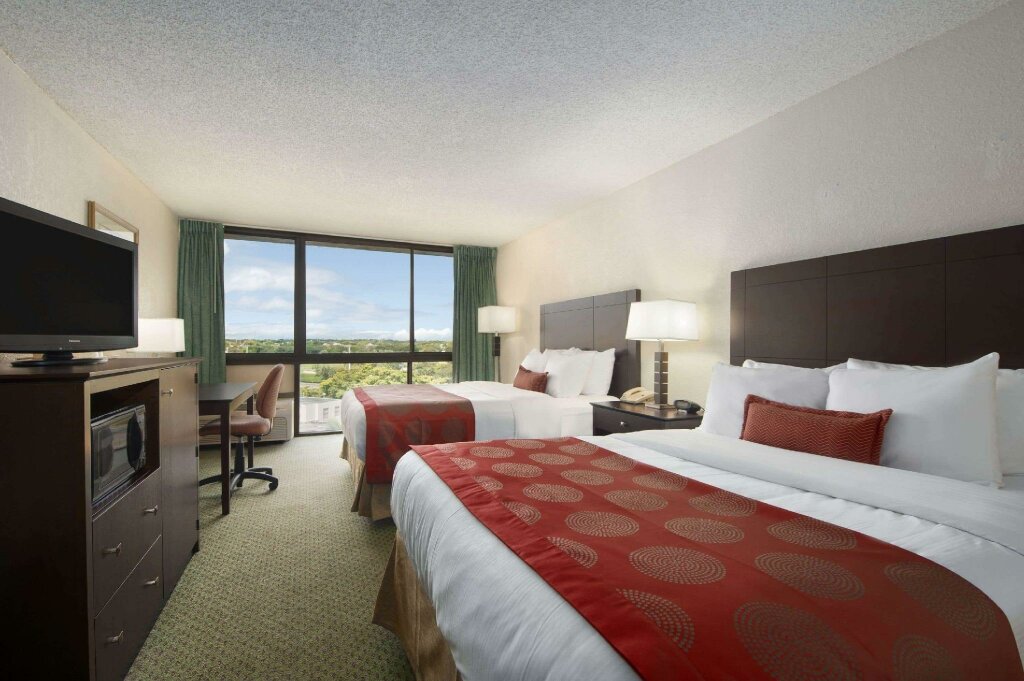 Standard Double room with city view Ramada by Wyndham West Palm Beach Airport