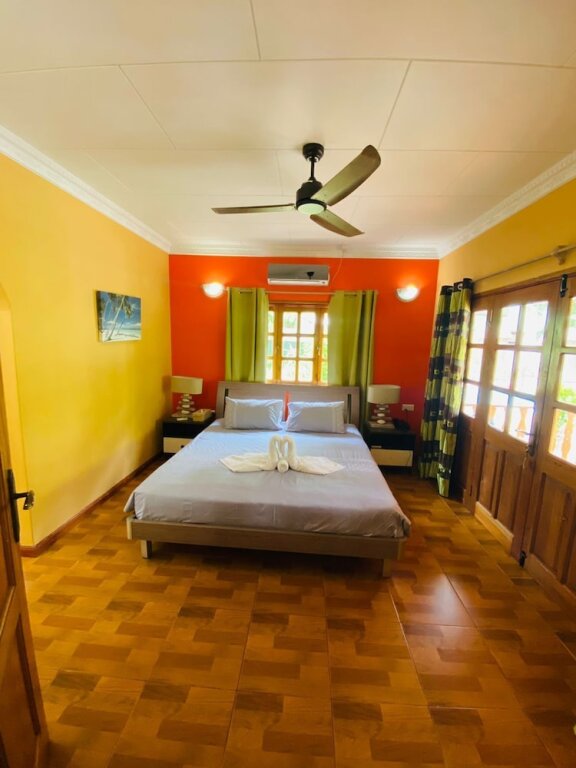 Бунгало с 2 комнатами с балконом Casa De Leela Self Catering Guest House
