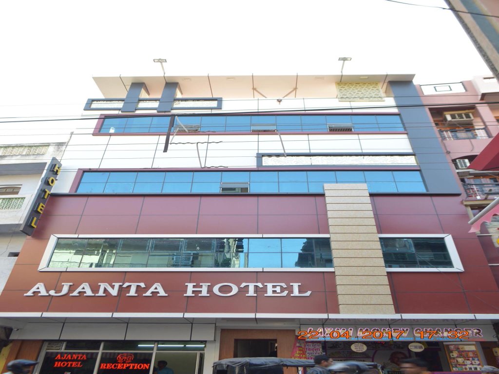 Letto in camerata Ajanta Hotel 100 Mtrs Railway Station & 400 Mtrs Dargah