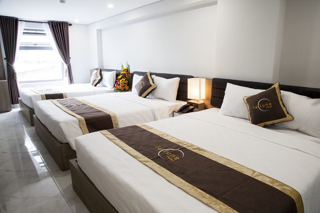 Deluxe Triple room with city view Hồng Phúc 4 Hotel
