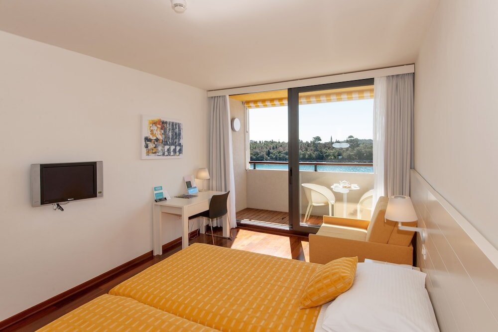 Трёхместный номер Superior с балконом и с видом на море Maistra Select Island Hotel Istra