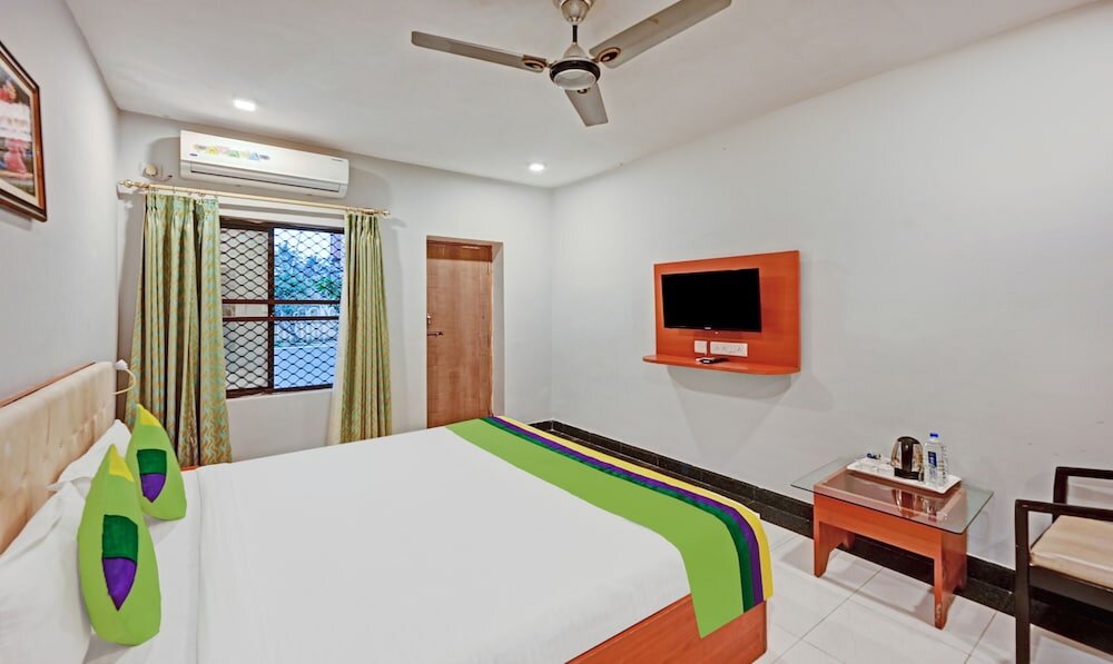 Standard Double room with balcony Treebo Trend Sidhartha International Baliapanda