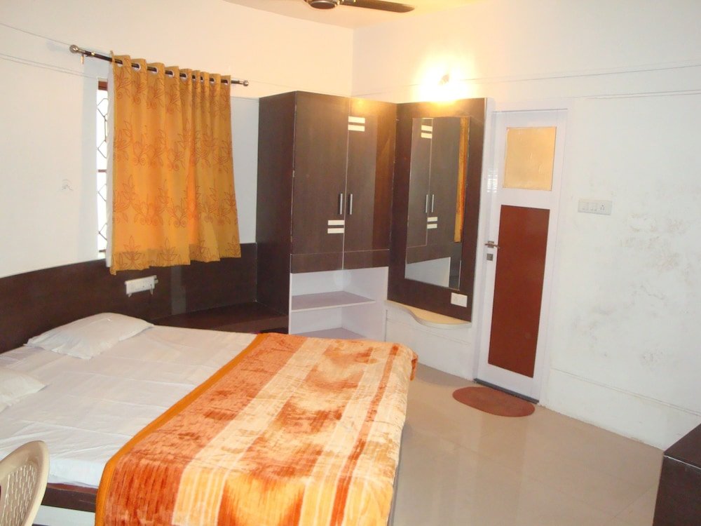 Executive Double Cottage OYO Home 70372 Royal Stay Tapovan
