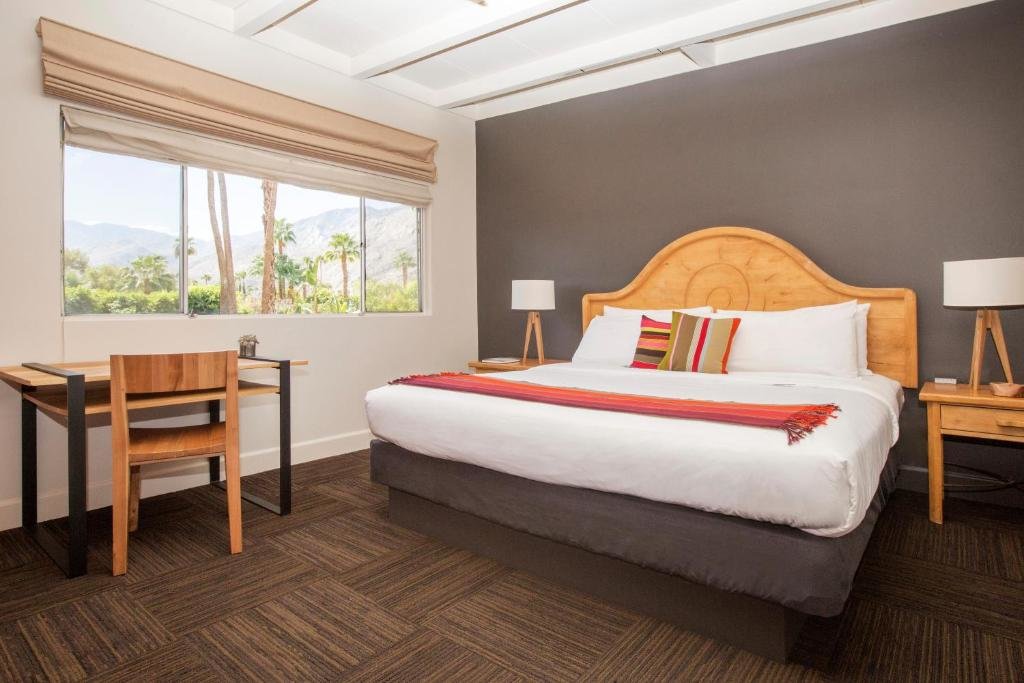 Bed in Dorm (male dorm) Santiago Resort - Palm Springs Premier Gay Men’s Resort
