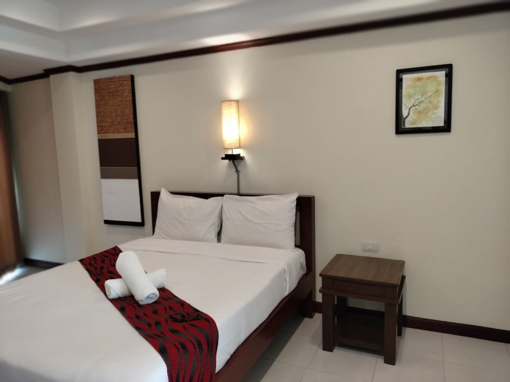 Deluxe room with balcony Khon Kaen Orchid Hotel