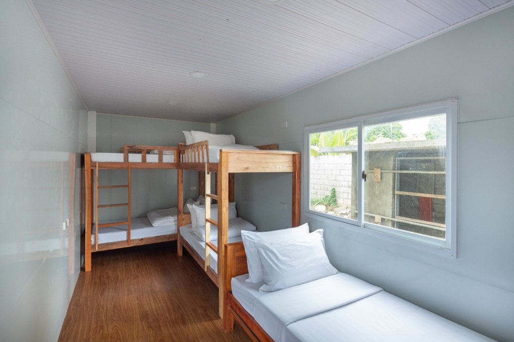 Кровать в общем номере Solina Beach & Nature Resort